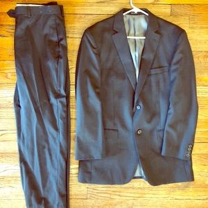 Wilkes Rodriquez Gray Men’s Suit (Size Large)